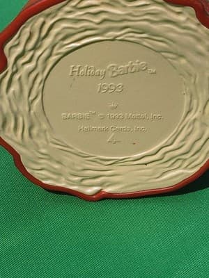 Hallmark Keepsake 1993 Holiday Barbie Christmas Ornament QX572-5 - Thumbnail 5