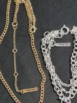 Nine West Gold Silver Tone Chain Necklace Heart Pendant Toggle Lobster Closure - Thumbnail 2