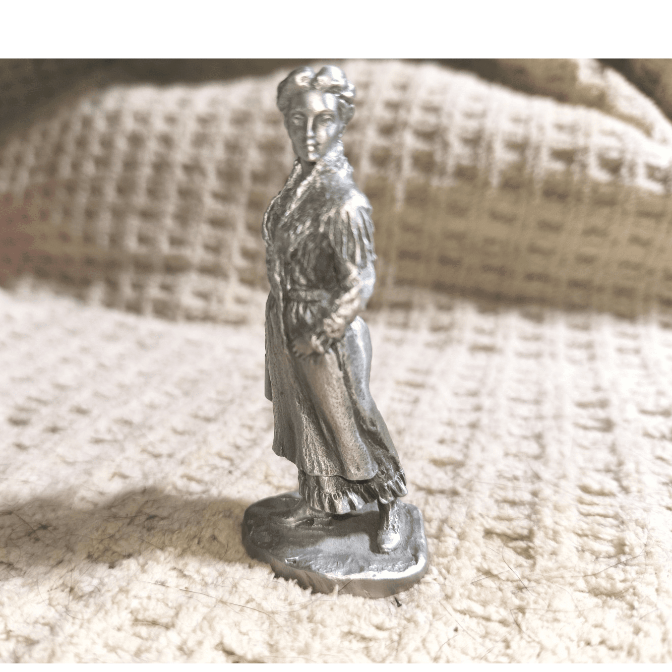 Hudson Pewter 1983 L. Farnon Limited Edition Signed Pewter Woman Figurine