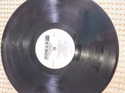 Leon Jones This Is Bermuda LP Vinyl Edmar World Music Vocal 12" 33 RPM - Thumbnail 3