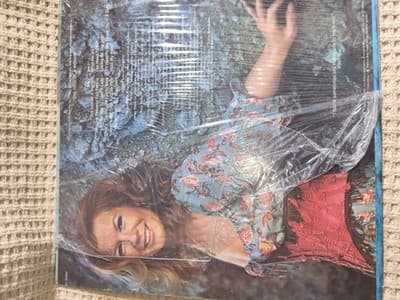 Vikki Carr One Hell of a Woman LP Vinyl Columbia Pop 12" 33 RPM - Thumbnail 2