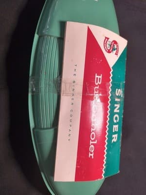 SINGER Buttonholer Attachment 489500 489510 with Case & Instructions - Thumbnail 2