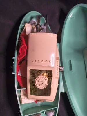 SINGER Buttonholer Attachment 489500 489510 with Case & Instructions - Thumbnail 4