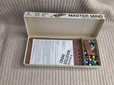 Invicta Mastermind 1972 Strategy Board Game 2 Players Ages 8-17+ Vintage - Thumbnail 2