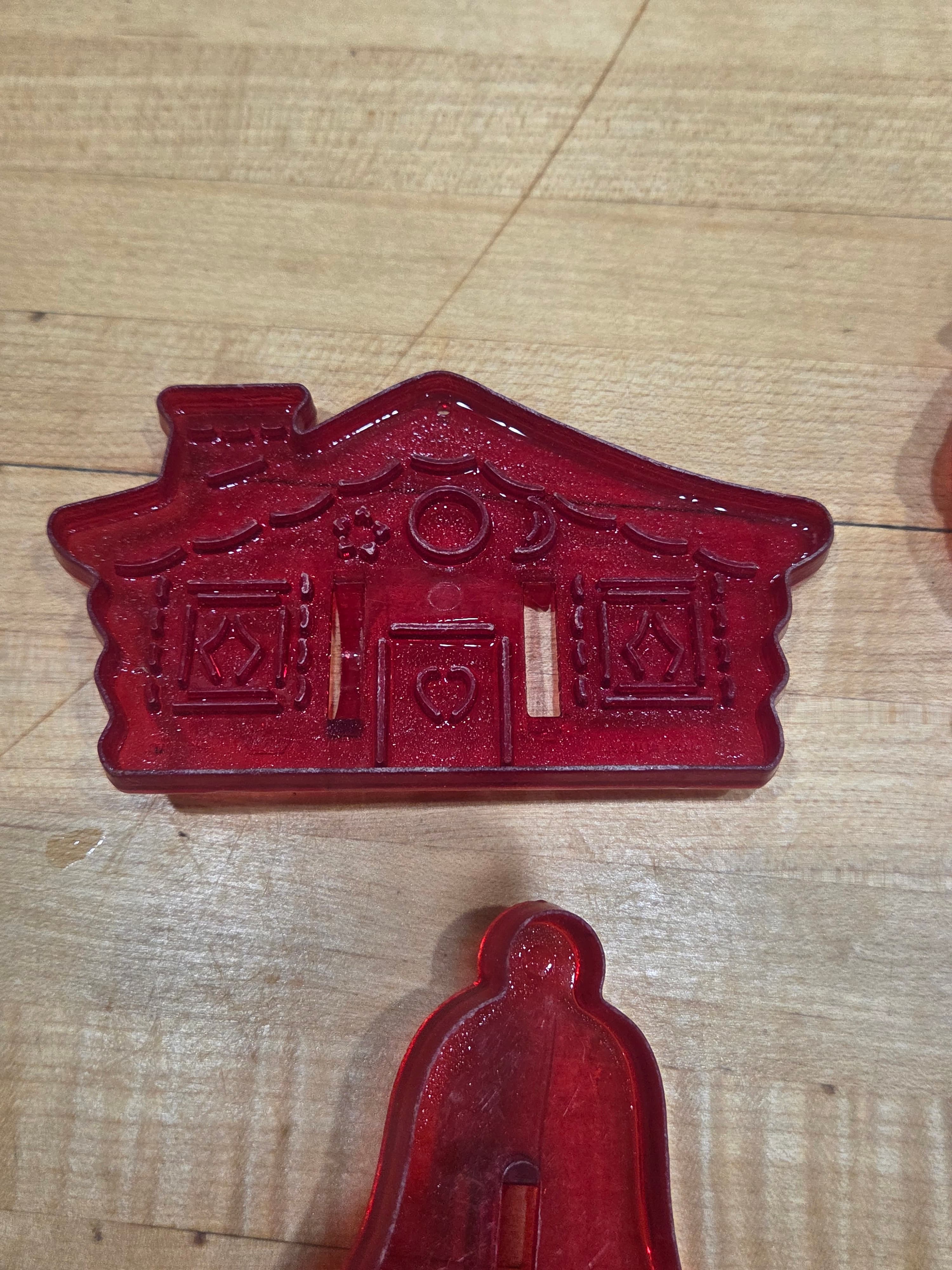 Vintage HRM Red Plastic Cookie Cutters Porky Pig House Bell Turkey Set of 4 - Thumbnail 5
