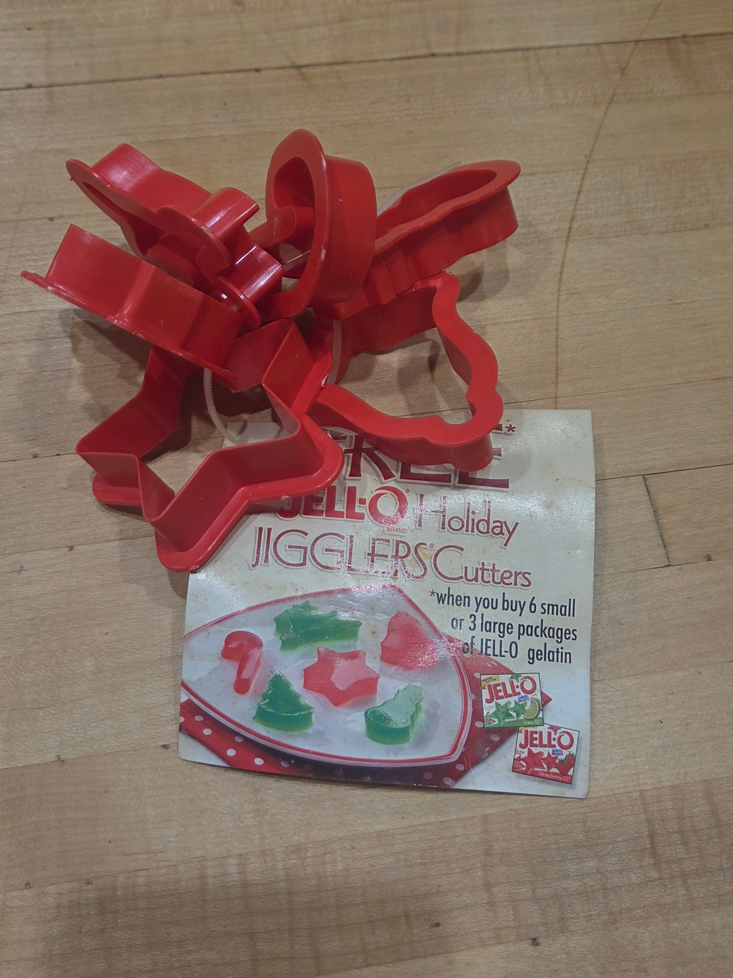 Vintage Jell-O Holiday Jigglers Christmas Red Plastic Cutters with Card