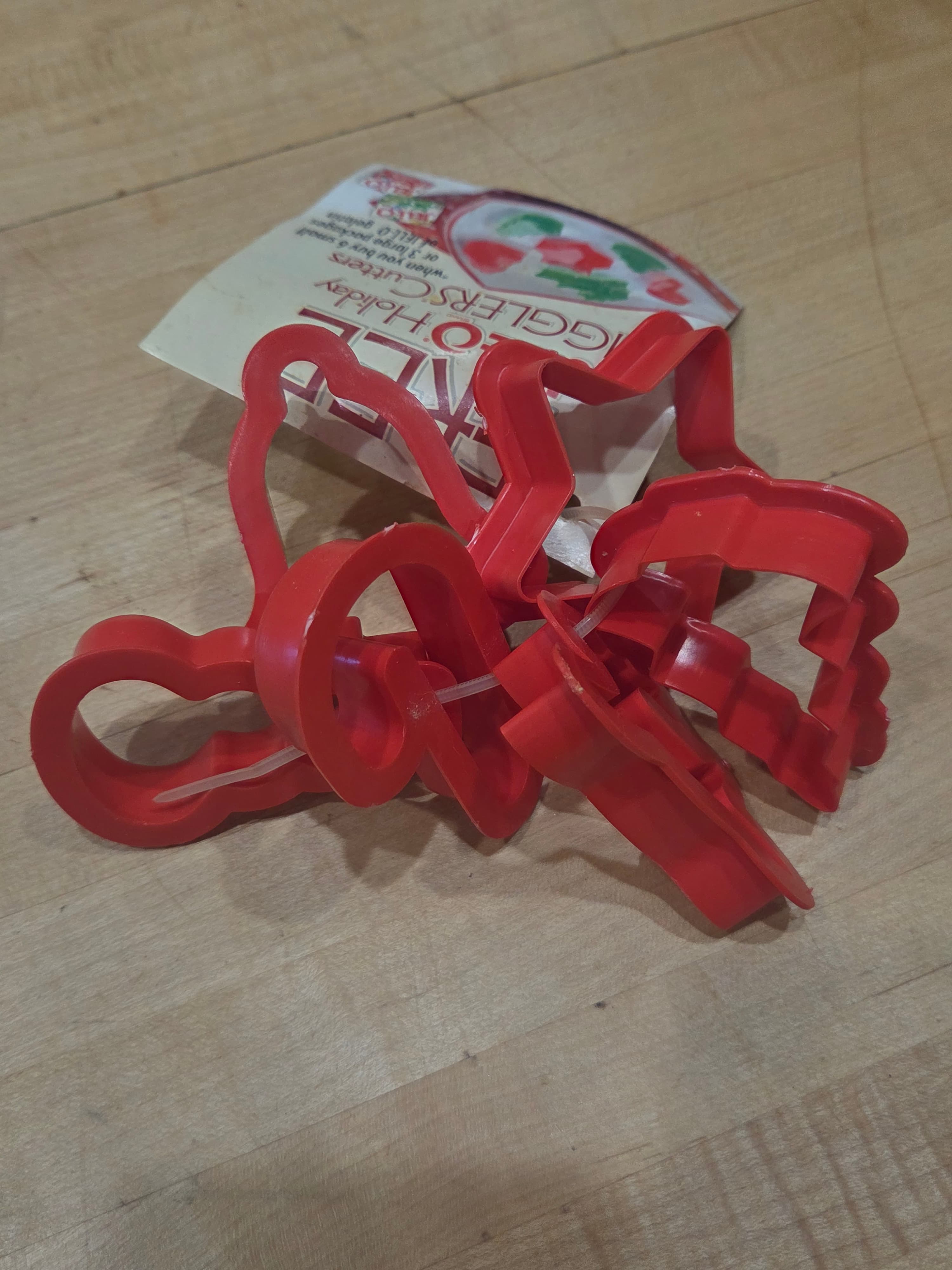 Vintage Jell-O Holiday Jigglers Christmas Red Plastic Cutters with Card - Thumbnail 2