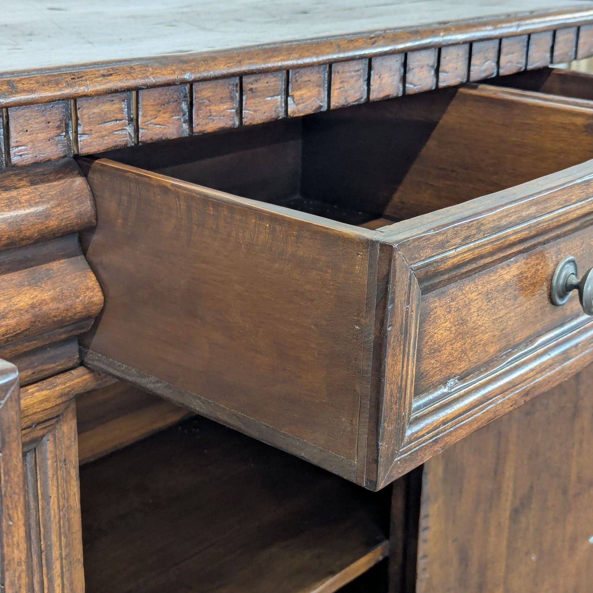 Formations Italian Credenza - Thumbnail 3