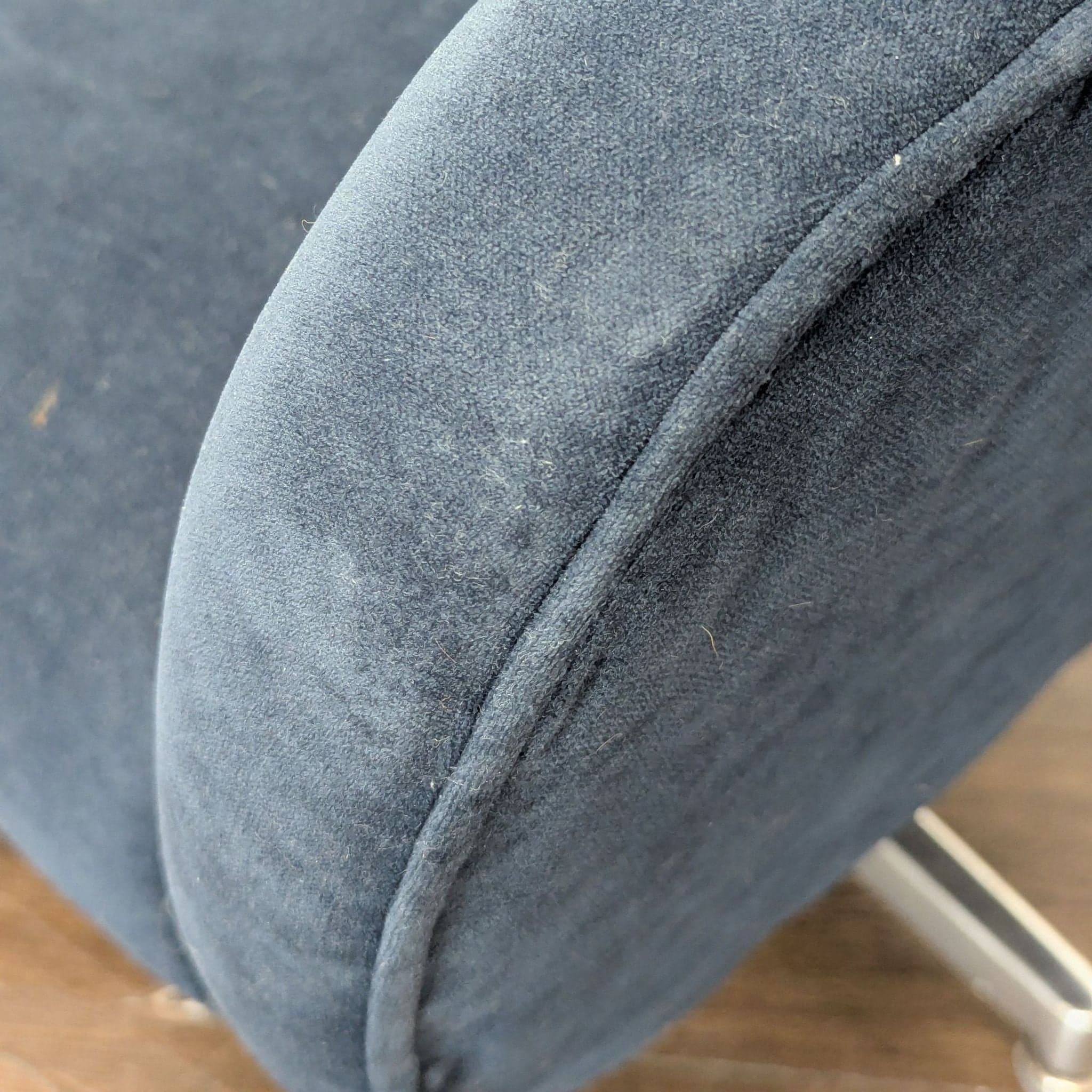 Modern Navy Blue Velvet Swivel Lounge Chair with Metal Base - Thumbnail 5