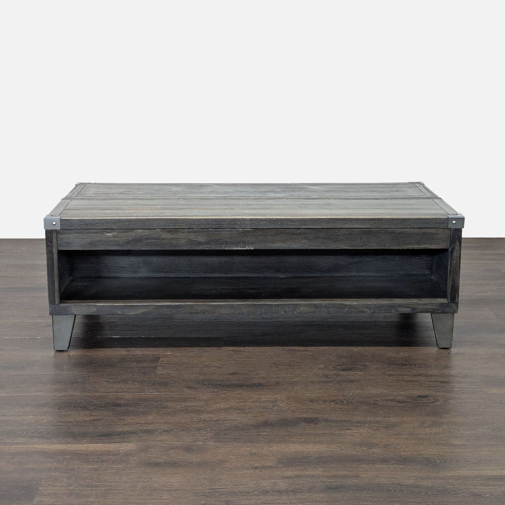 Ashley Furniture Todoe Lift-Top Coffee Table - Thumbnail 4
