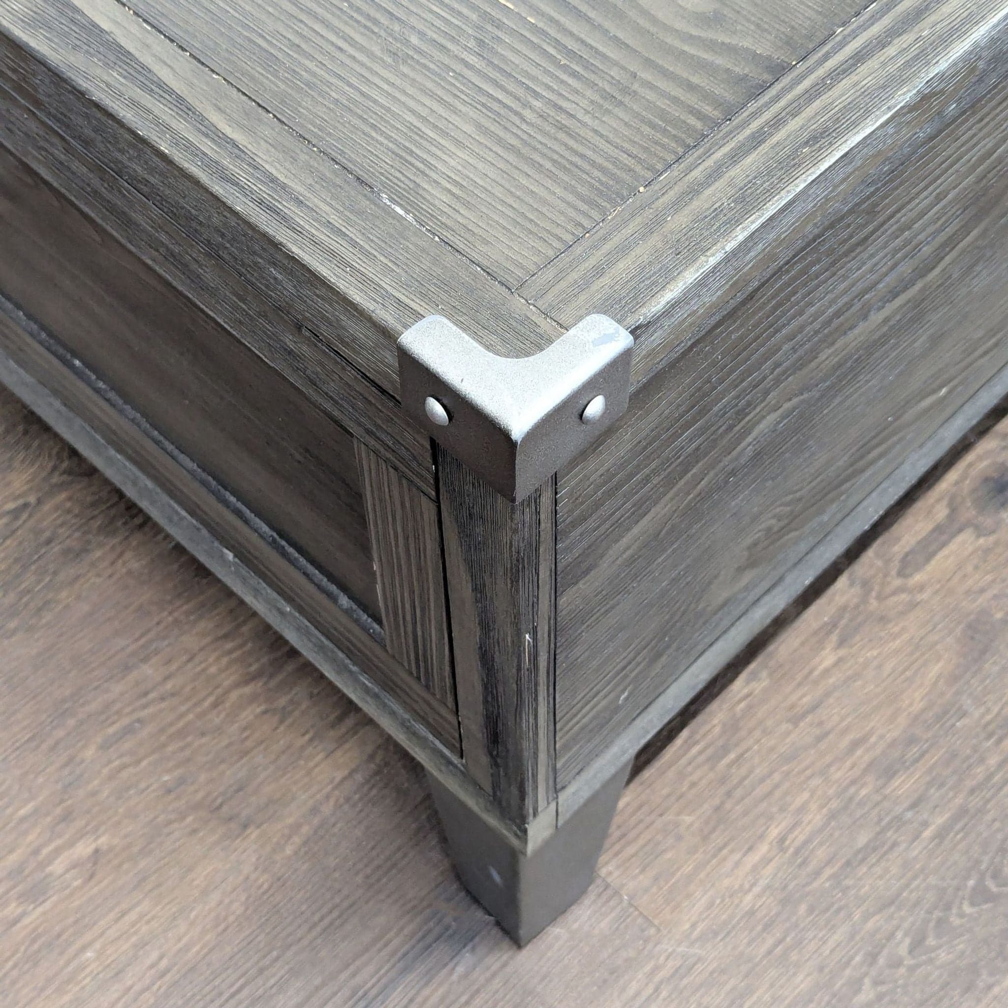 Ashley Furniture Todoe Lift-Top Coffee Table - Thumbnail 6