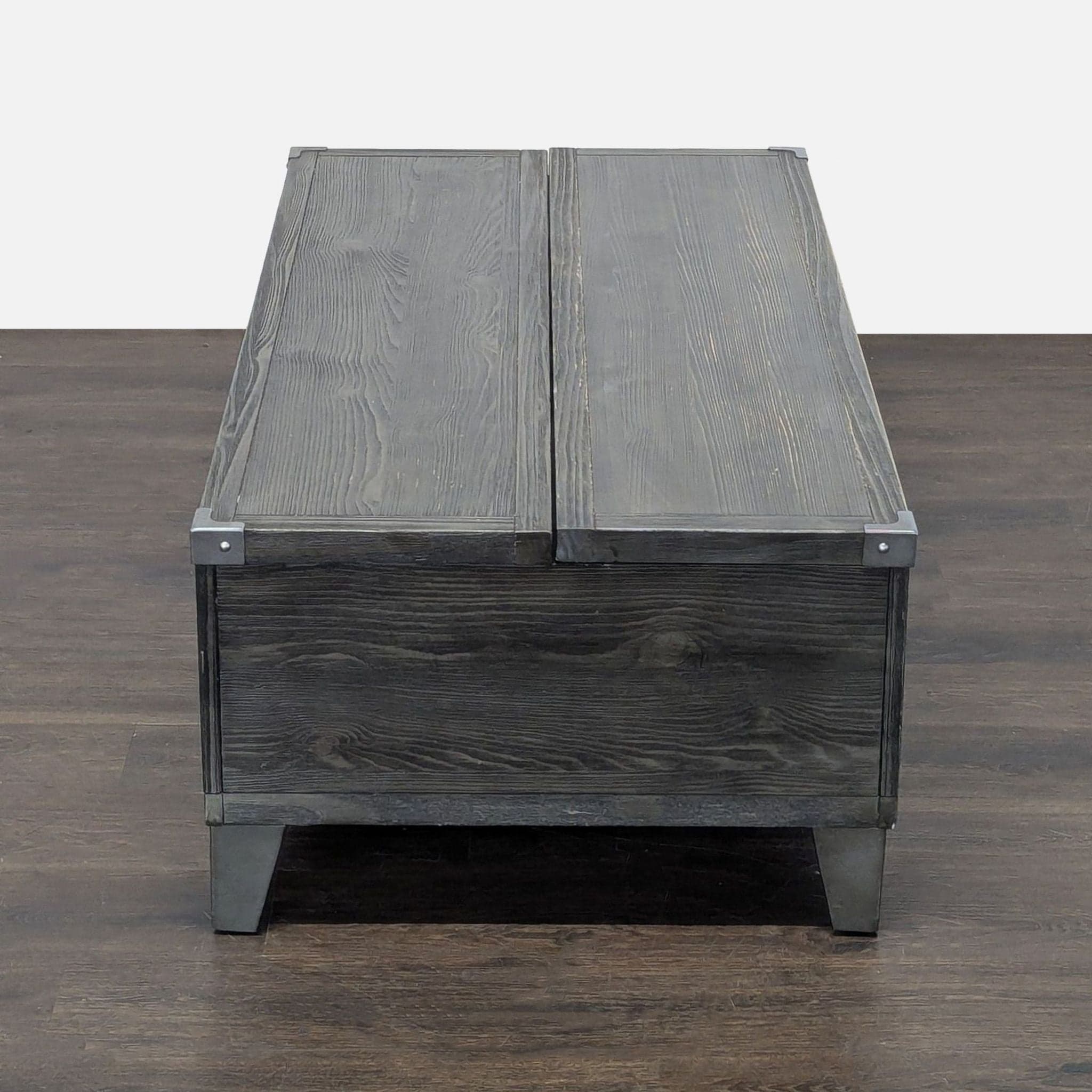 Ashley Furniture Todoe Lift-Top Coffee Table - Thumbnail 5