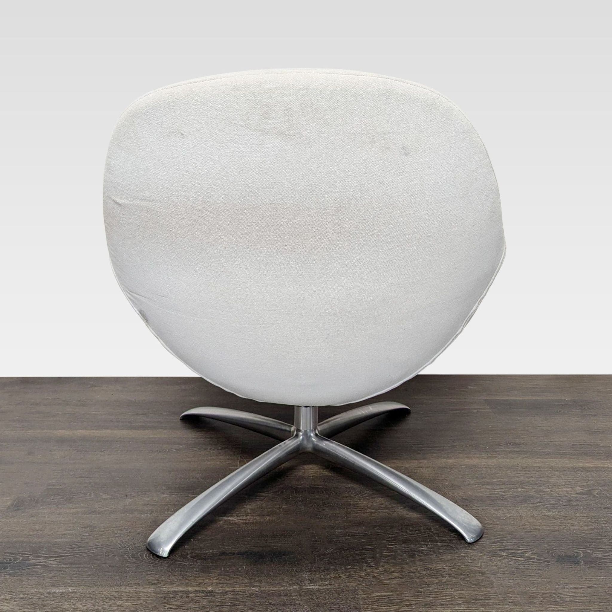 Bo Concept Veneto Modern White Swivel Lounge Chair with Metal Base - Thumbnail 9
