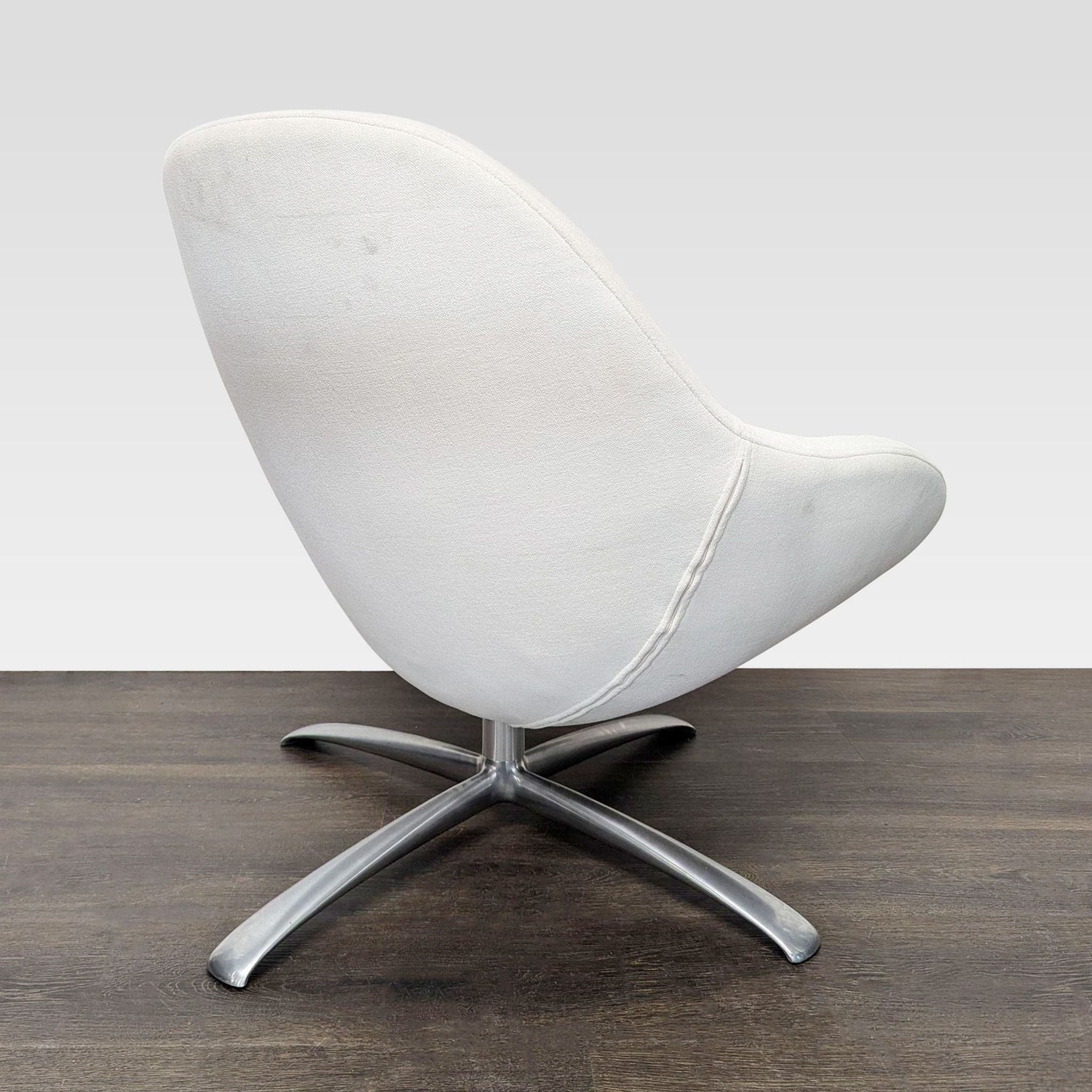 Bo Concept Veneto Modern White Swivel Lounge Chair with Metal Base - Thumbnail 10