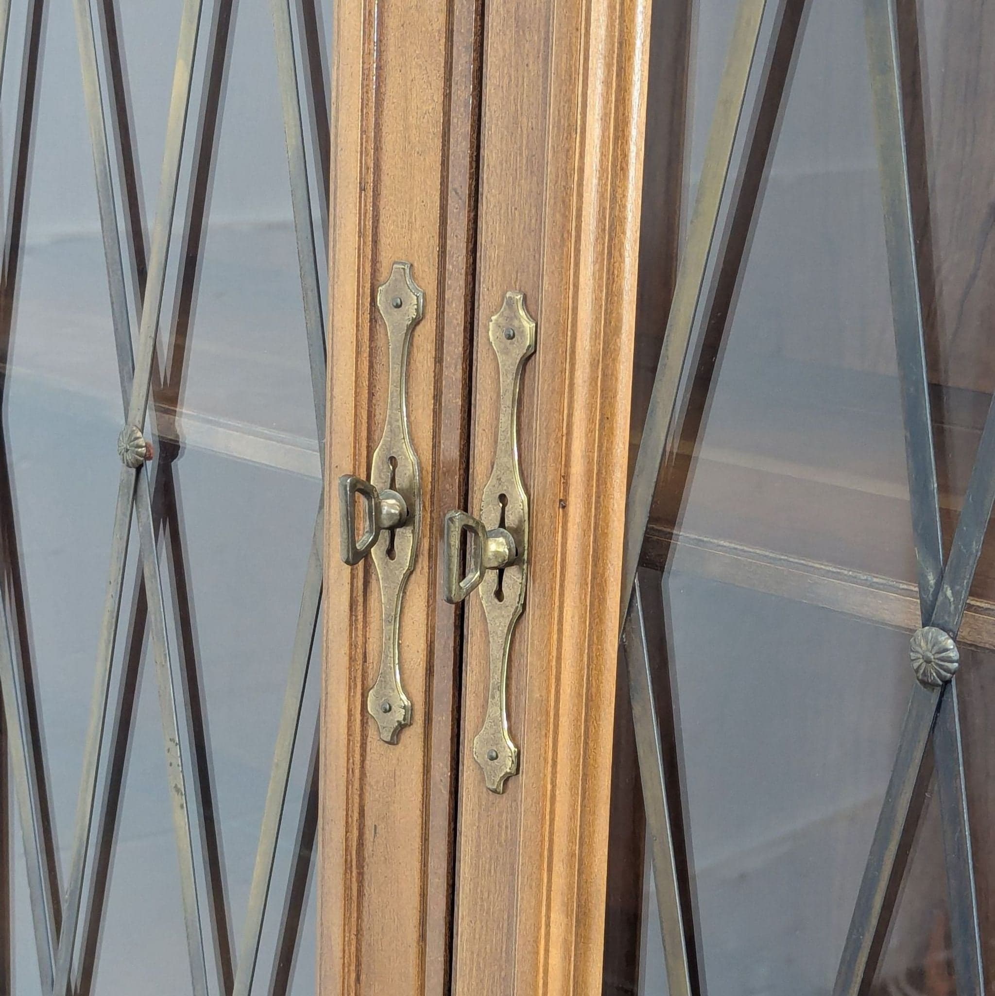 Mid-Century Thomasville Milano Collection Hutch - Thumbnail 7
