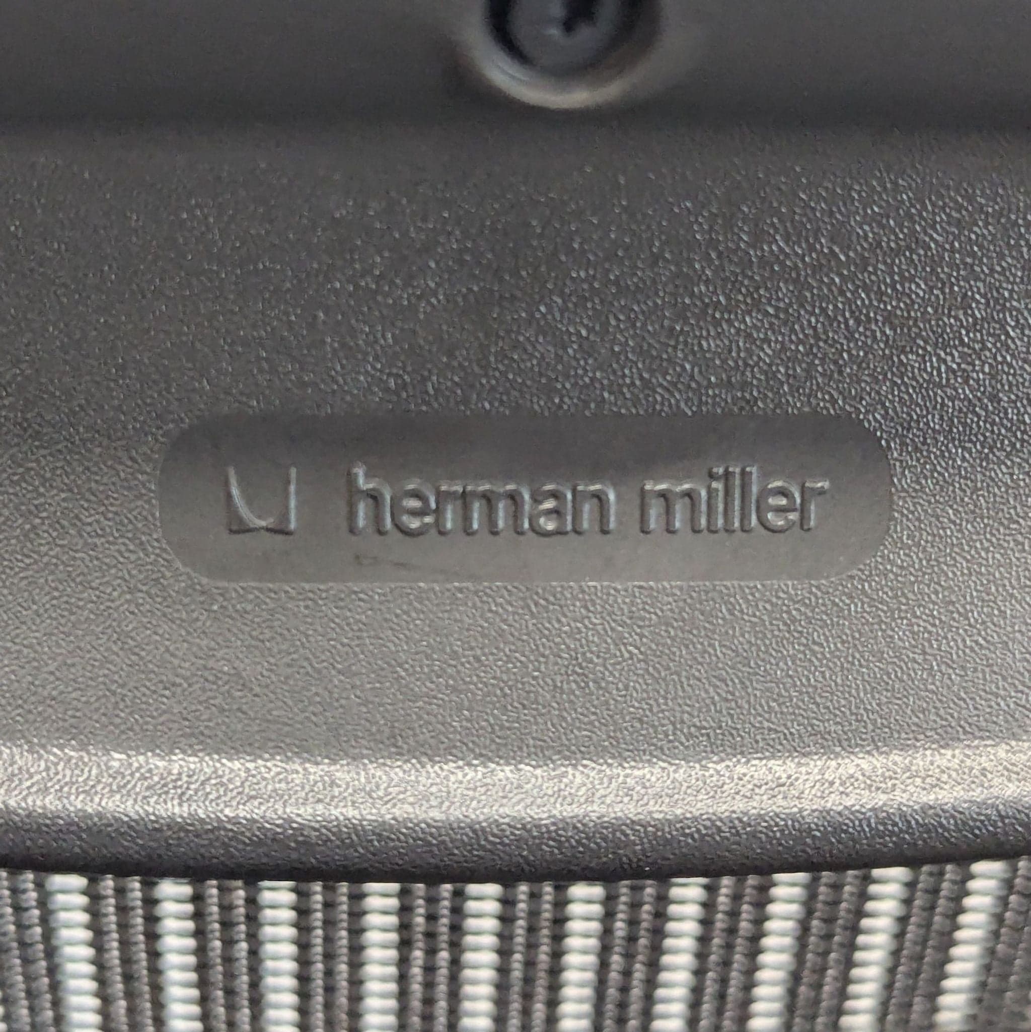 Herman Miller Aeron Ergonomic Mesh Office Chair - Adjustable Black - Thumbnail 9