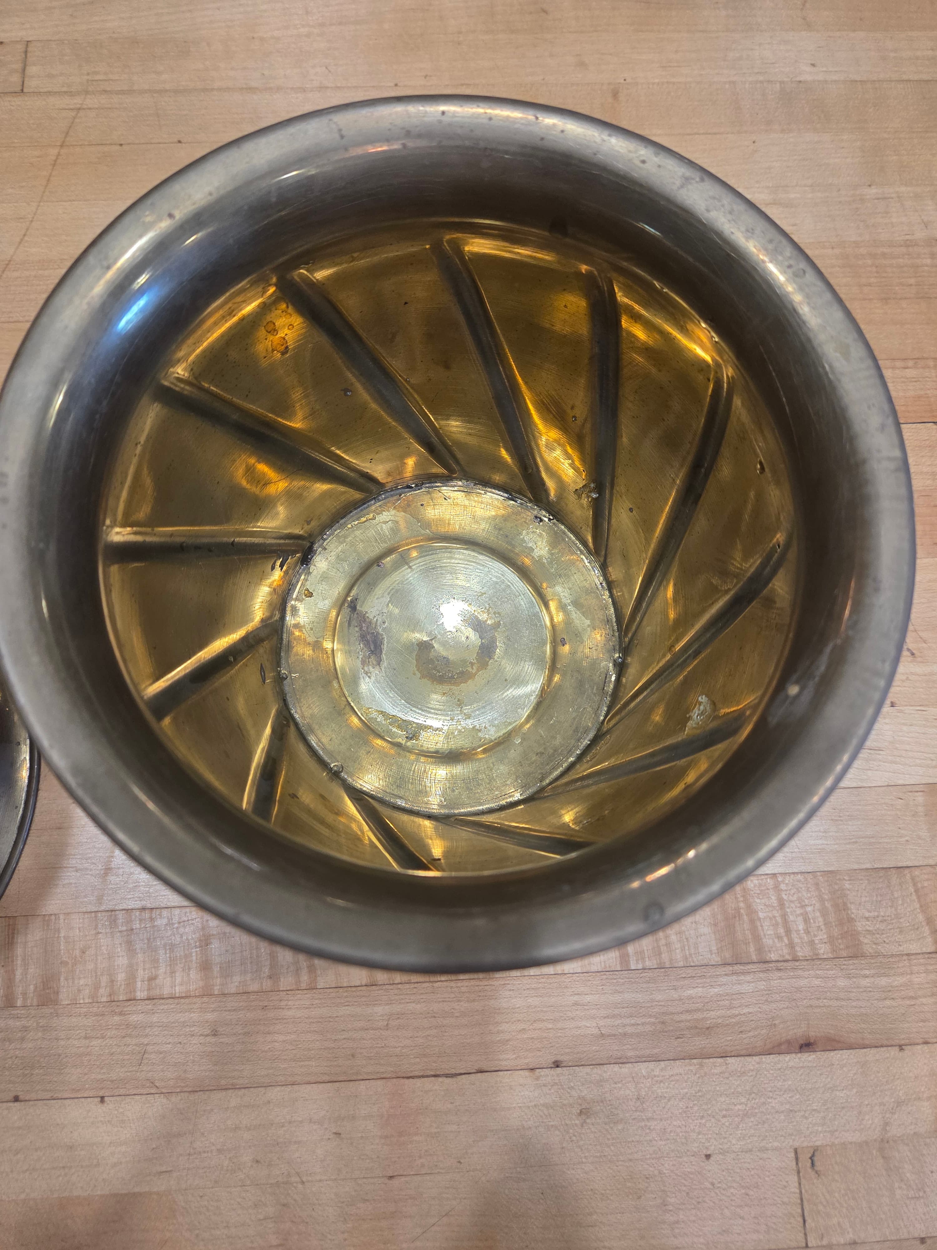 Vintage Hosley Solid Brass Swirl Planters Made in India Pair - Thumbnail 5