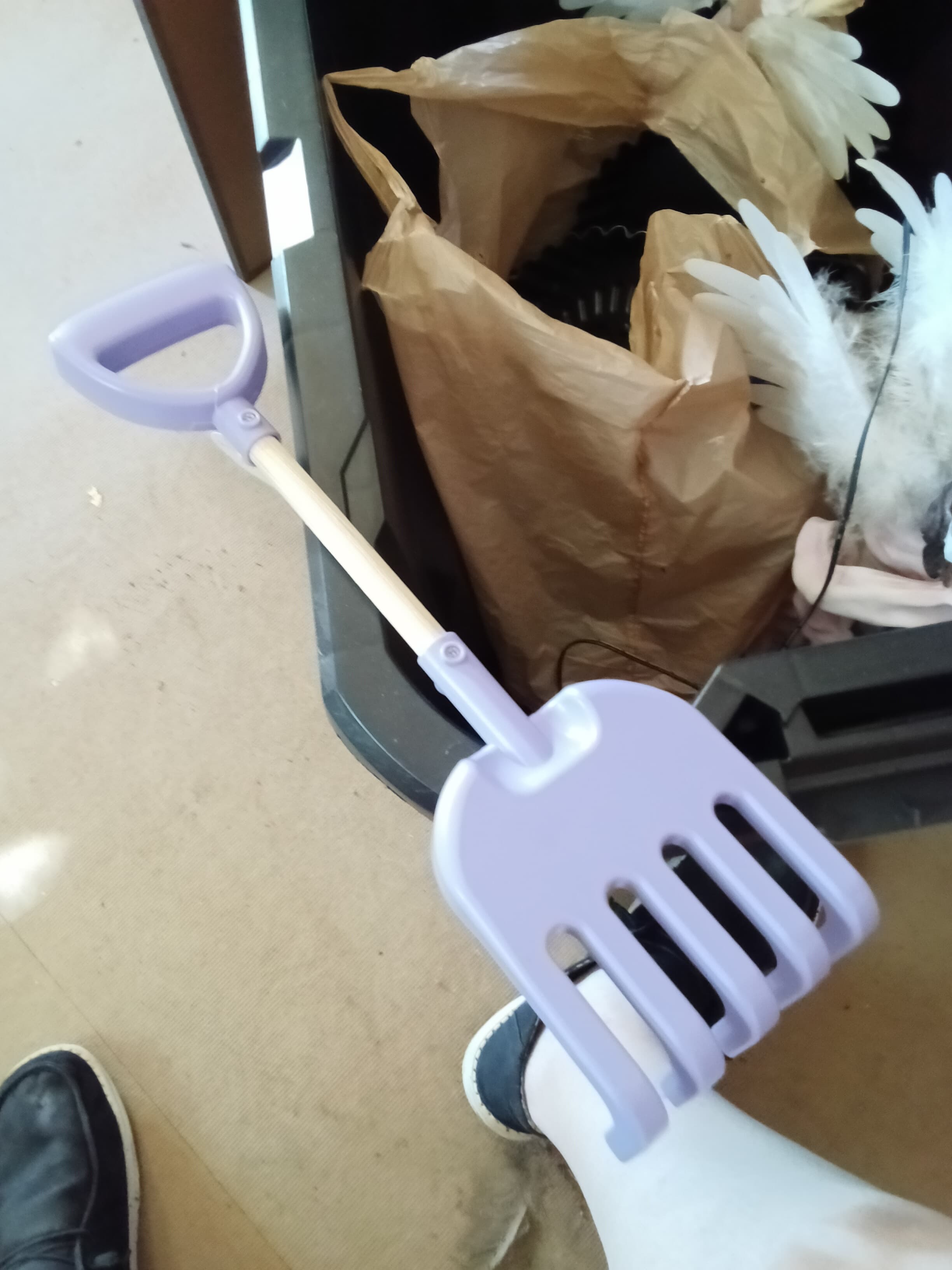 Purple Children's Toy Shovel with Wooden Handle - Thumbnail 2