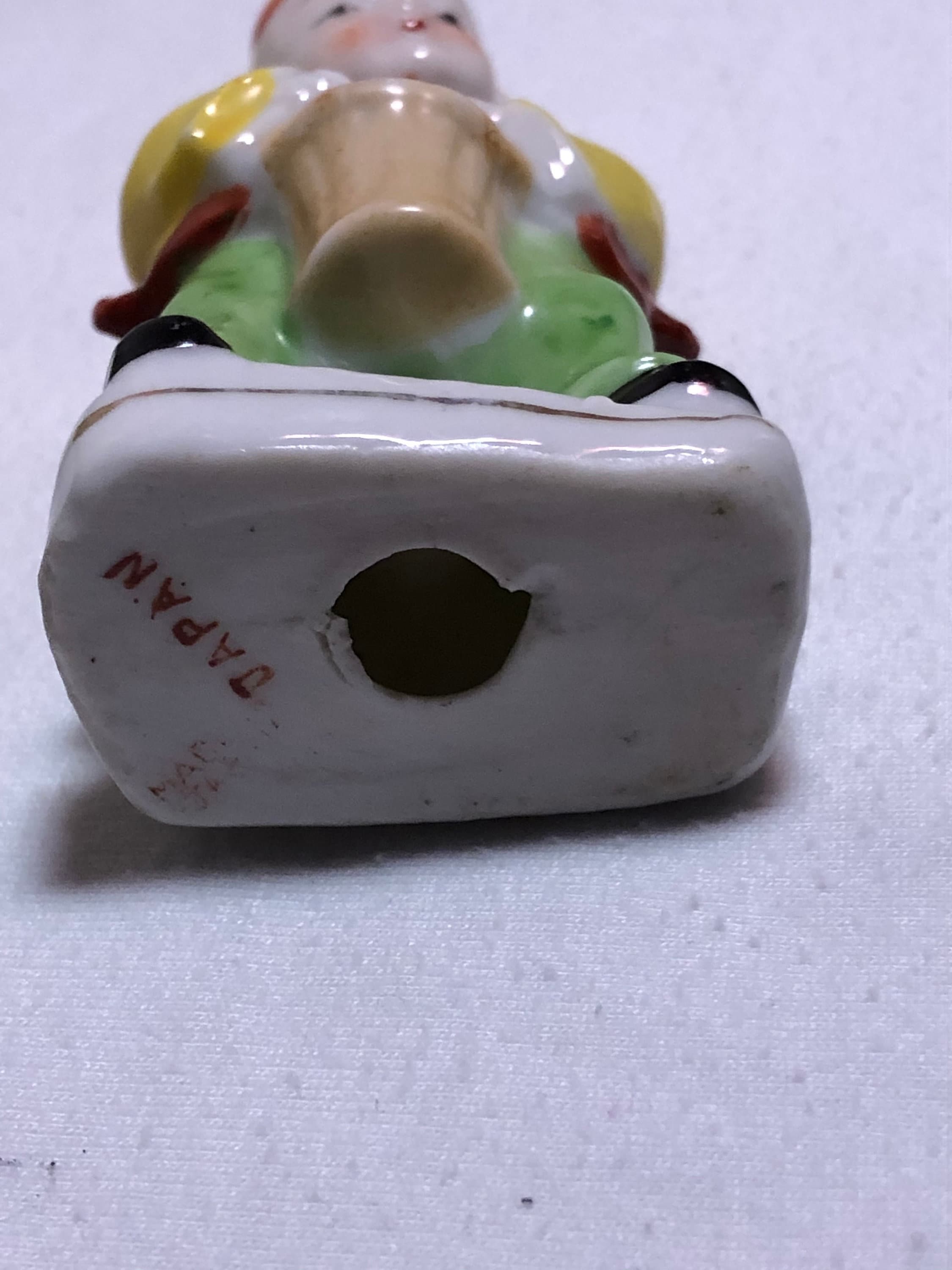 Vintage boy with his basket Japan - Thumbnail 5