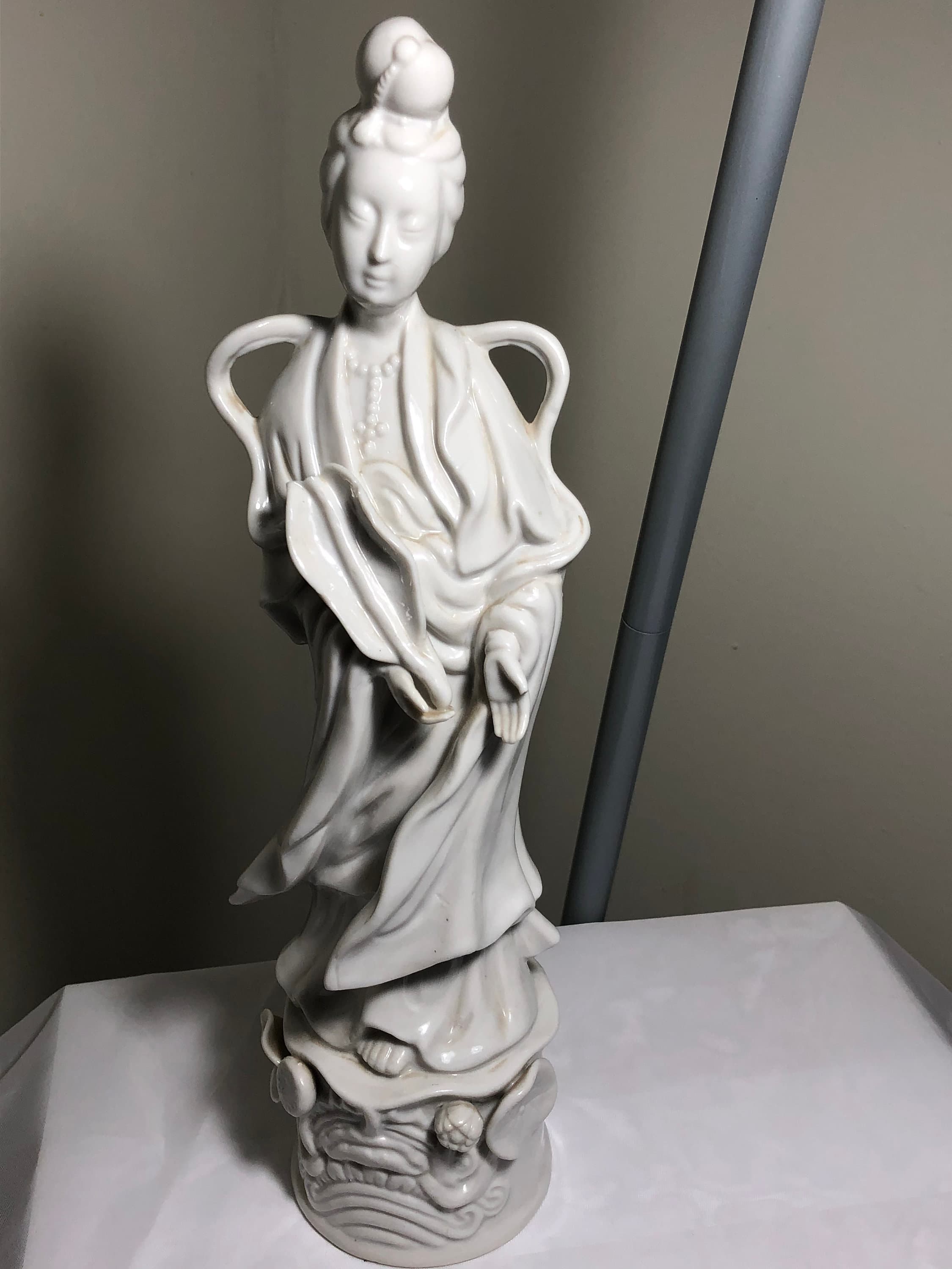 Goddess of Mercy. Hears the cries of the world - Thumbnail 2
