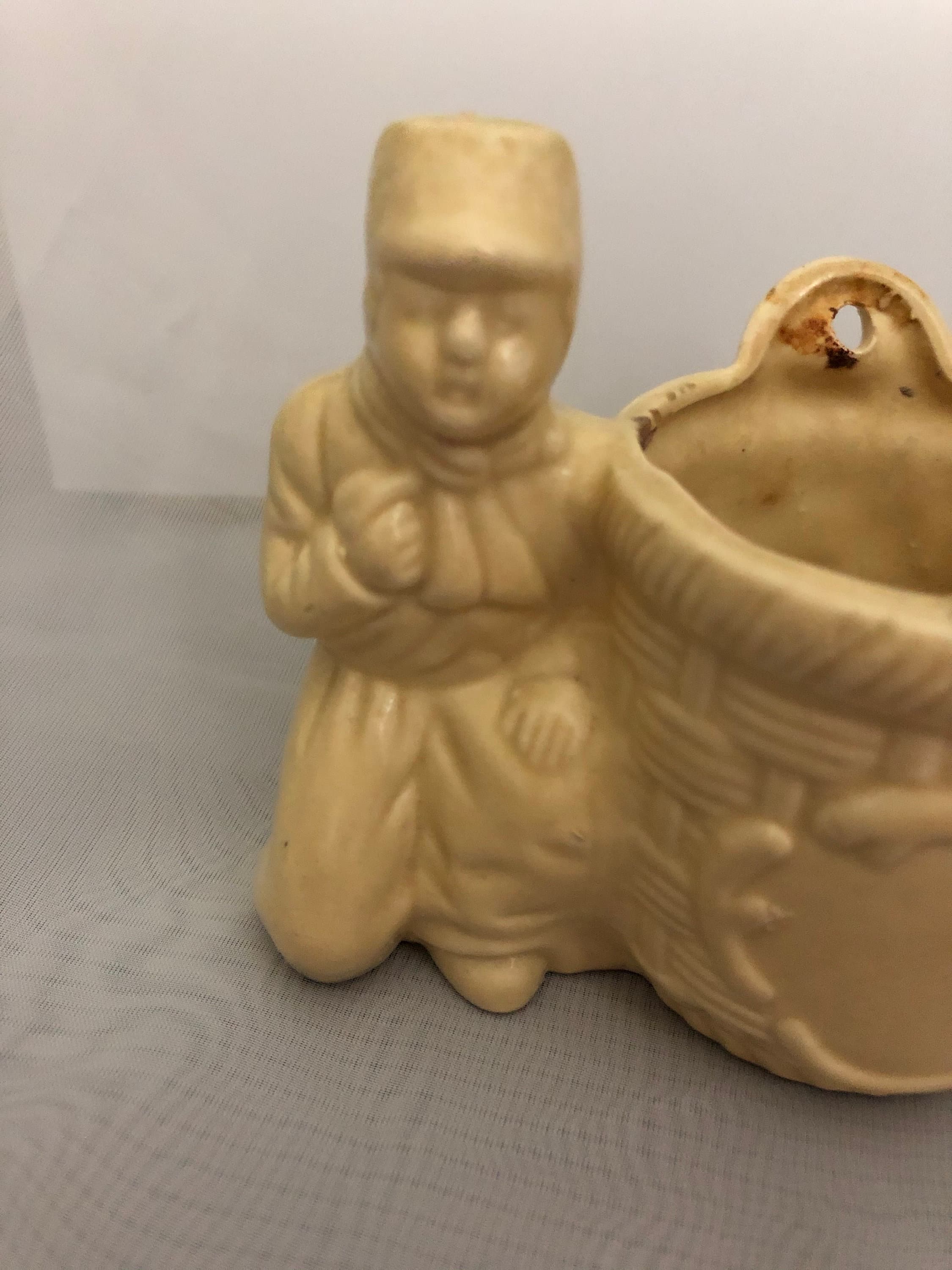 Kneeling man Darco planter - Thumbnail 10