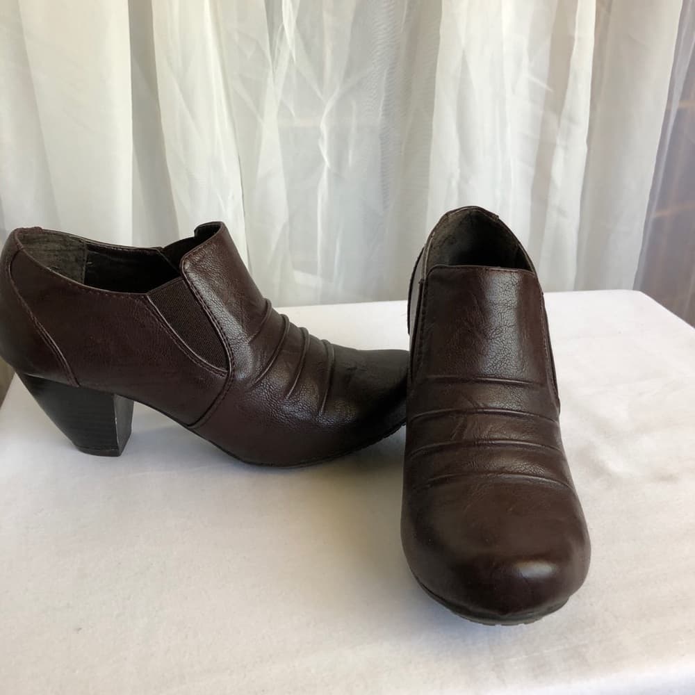 Rialto leather ankle booties - Thumbnail 6