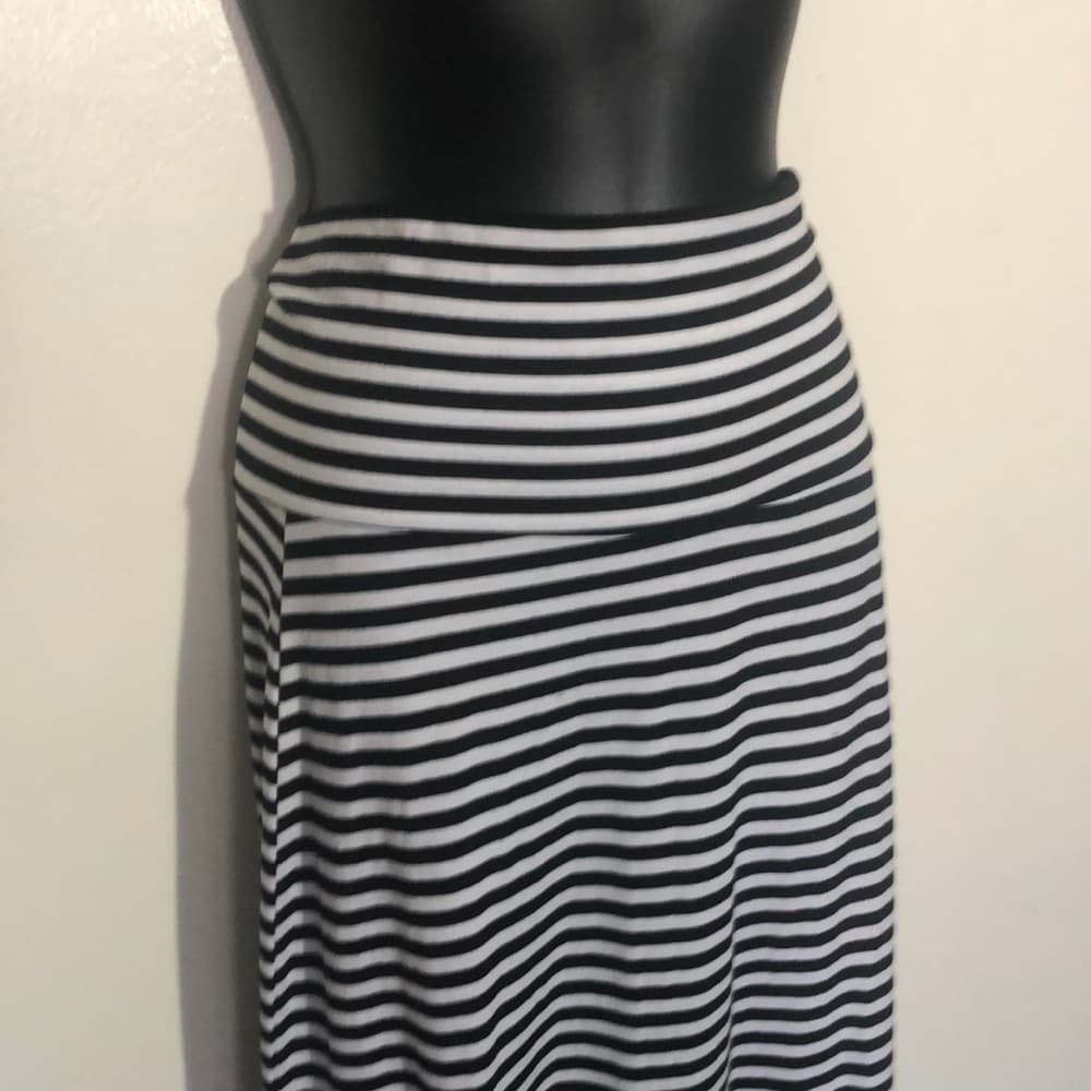 Lily Star Maxi Skirt NWOT