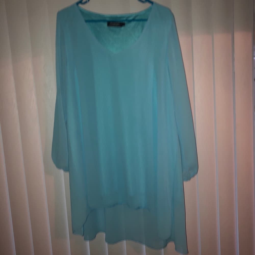 Hi-Lo sheer mini dress 👗 with slit sleeves Large