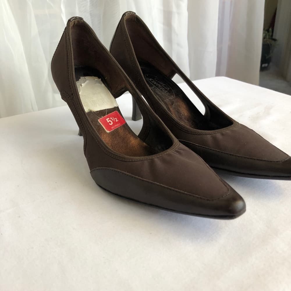 Circa Joan David Donella stretch pumps
