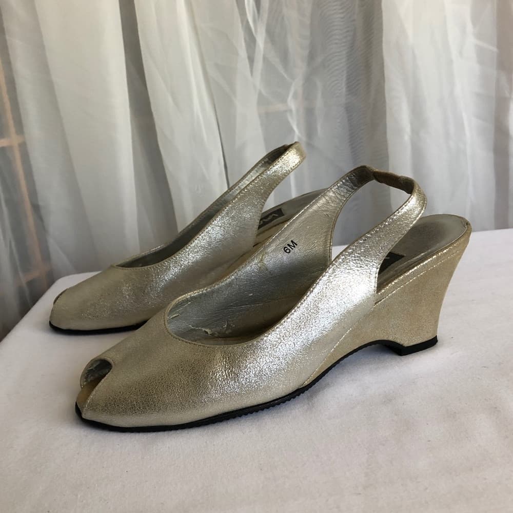 Van Eli “Baise” Slingback wedges size 6