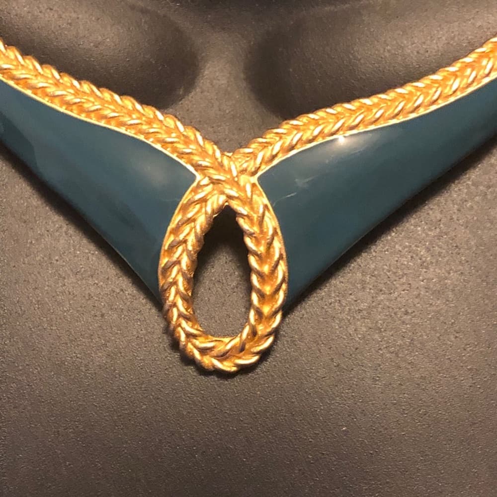 Signed Monet vintage choker