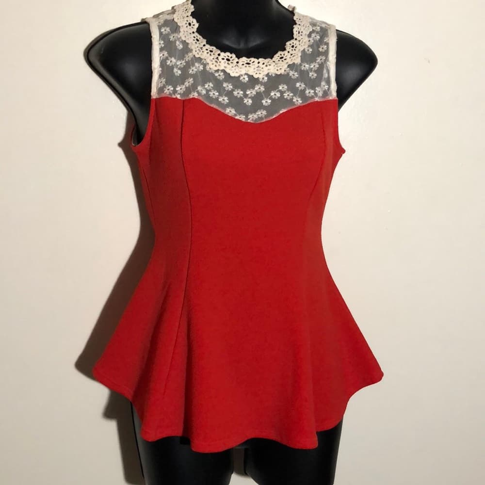 Slim fit sleeveless top with peplum flare hem - Thumbnail 5