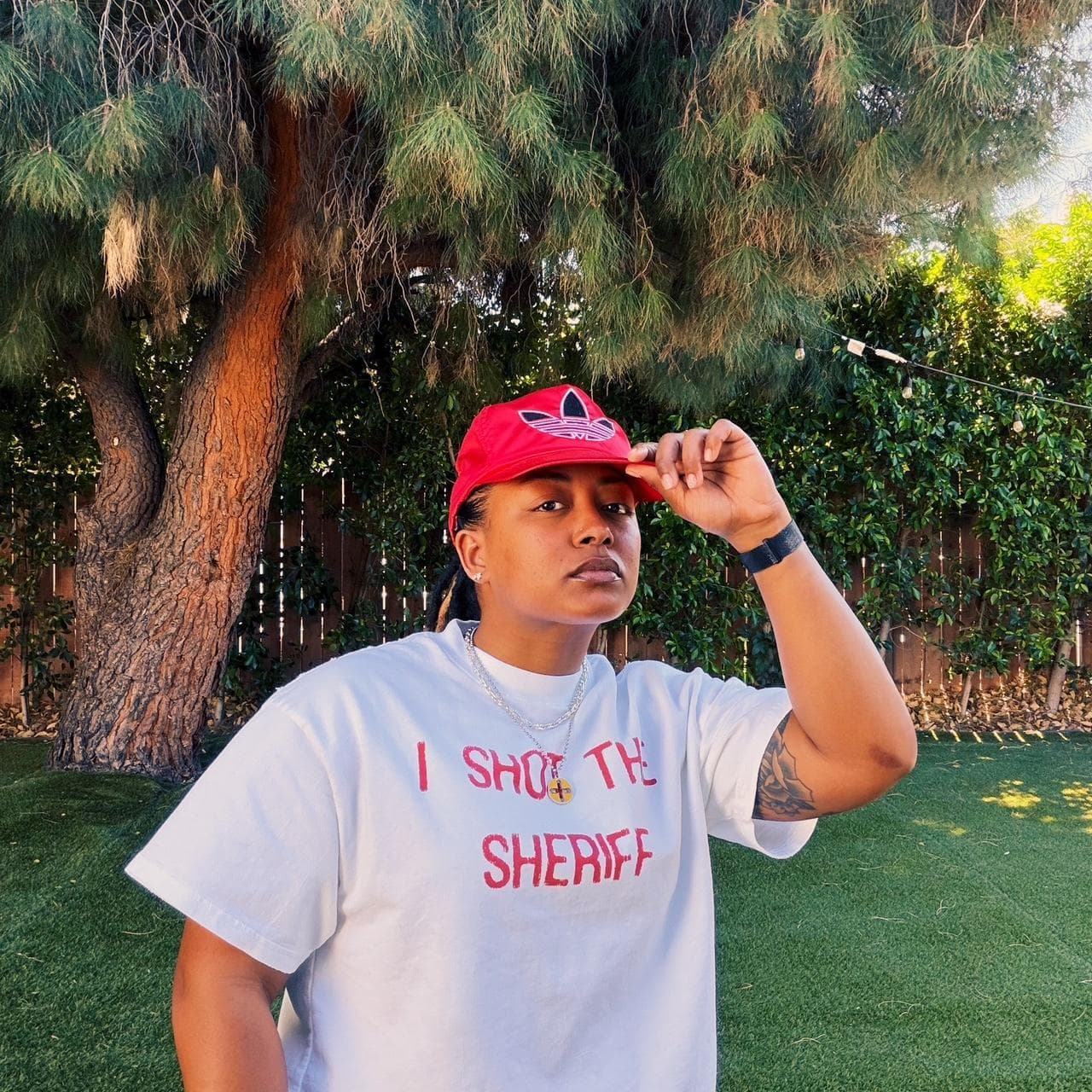 I Shot The Sheriff distressed hem tee by Neon Gymnasium. Features front and back graphic on a French terry white tee. - Thumbnail 4