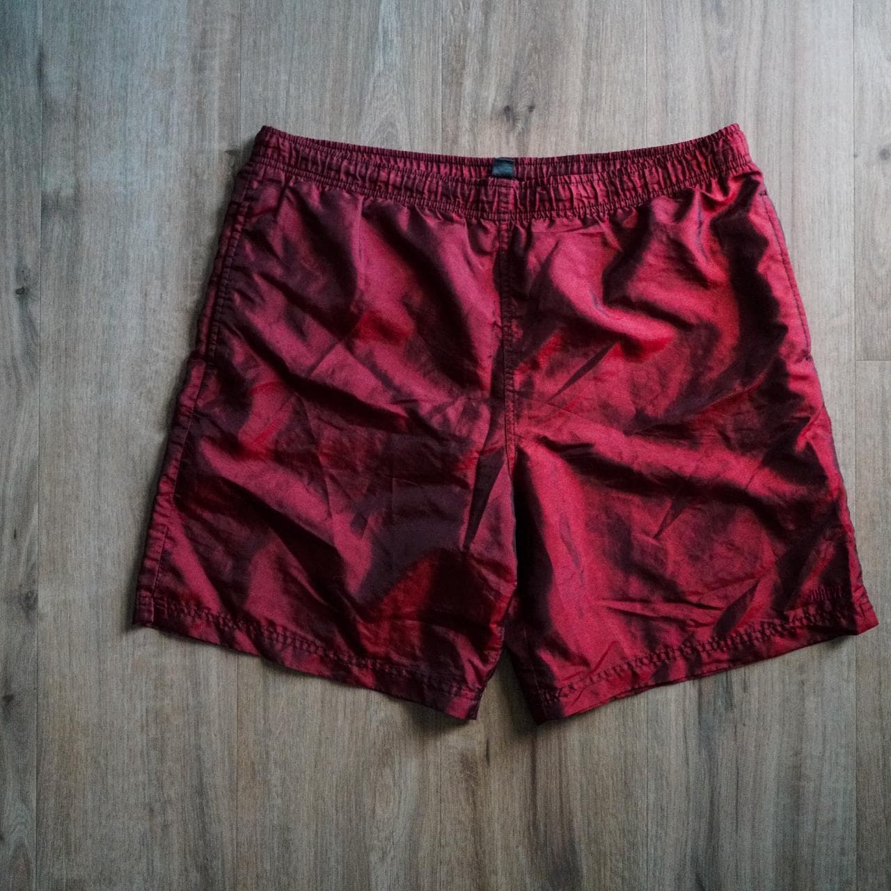 Vintage #JCrew swim trunks in deep red. Semi reflective finish with monotone J. Crew logo on leg. Size Large.