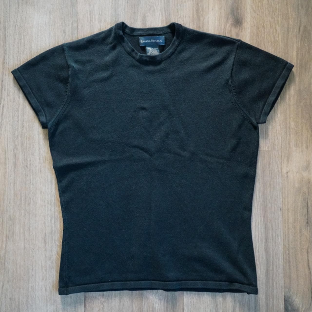 Black #BananaRepublic knit tee in Women's XS. Soft stretchy knit fabric.