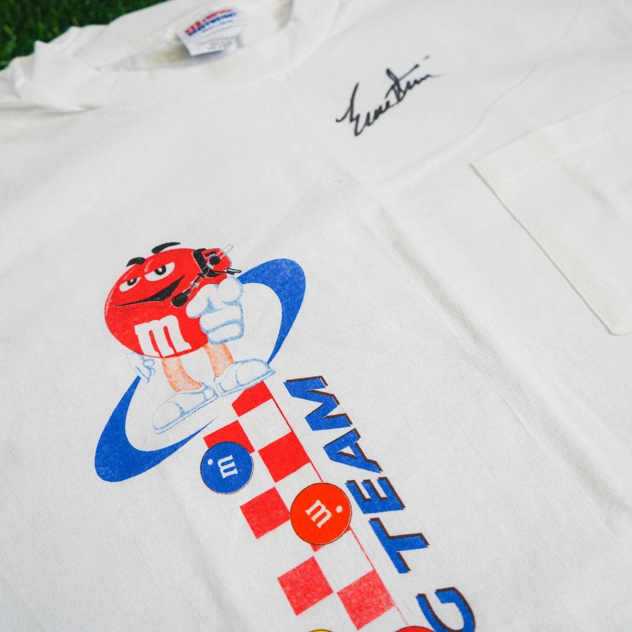 Vintage #NASCAR tee featuring Ernie Irvan. M&M Racing Team graphics throughout. Pristine condition, Size adult large. Features autograph on the front. #MarsCandy - Thumbnail 3