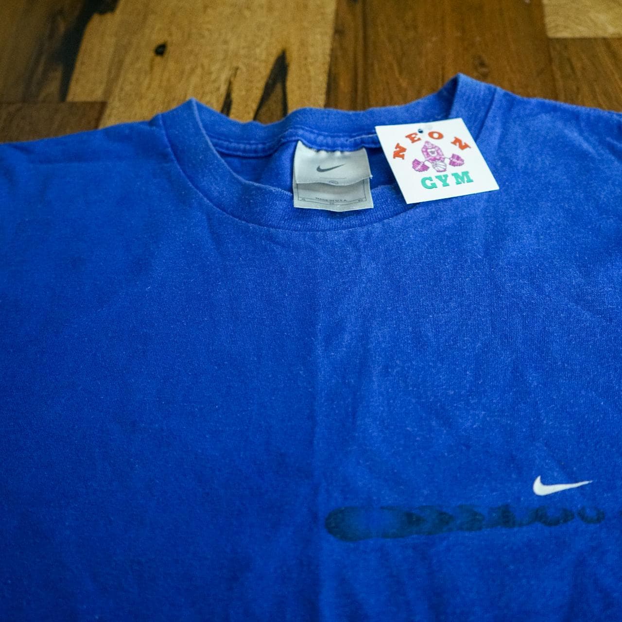 Vintage #Nike tee in royal blue. Abstract graphics with swoosh accents on the front and back. Size XL. - Thumbnail 3