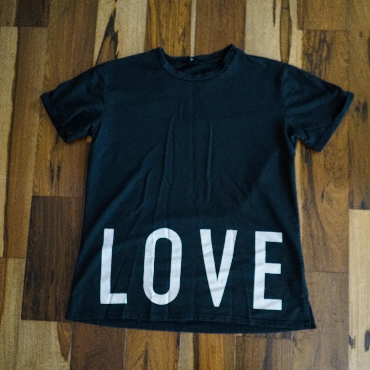 LOVE/HATE long hem tee with front and back graphics in white 💕