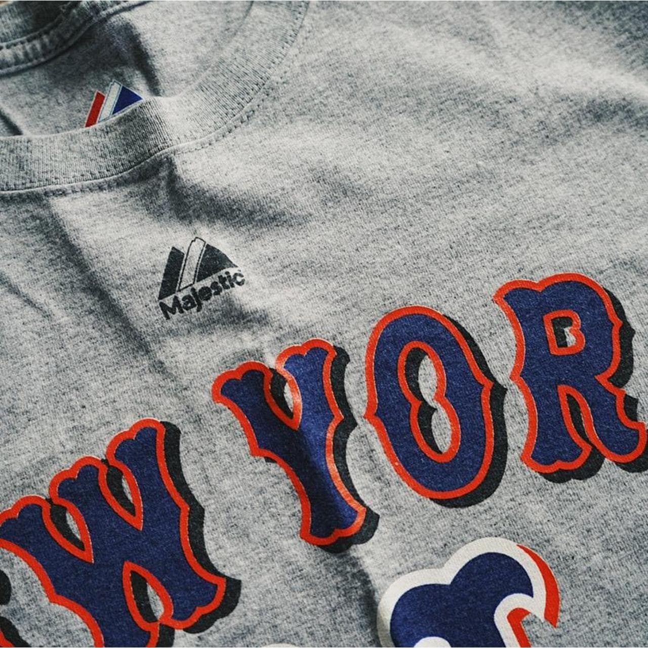 New York #Mets tee by #Majestic in heather gray. Baseball fan gear. - Thumbnail 2