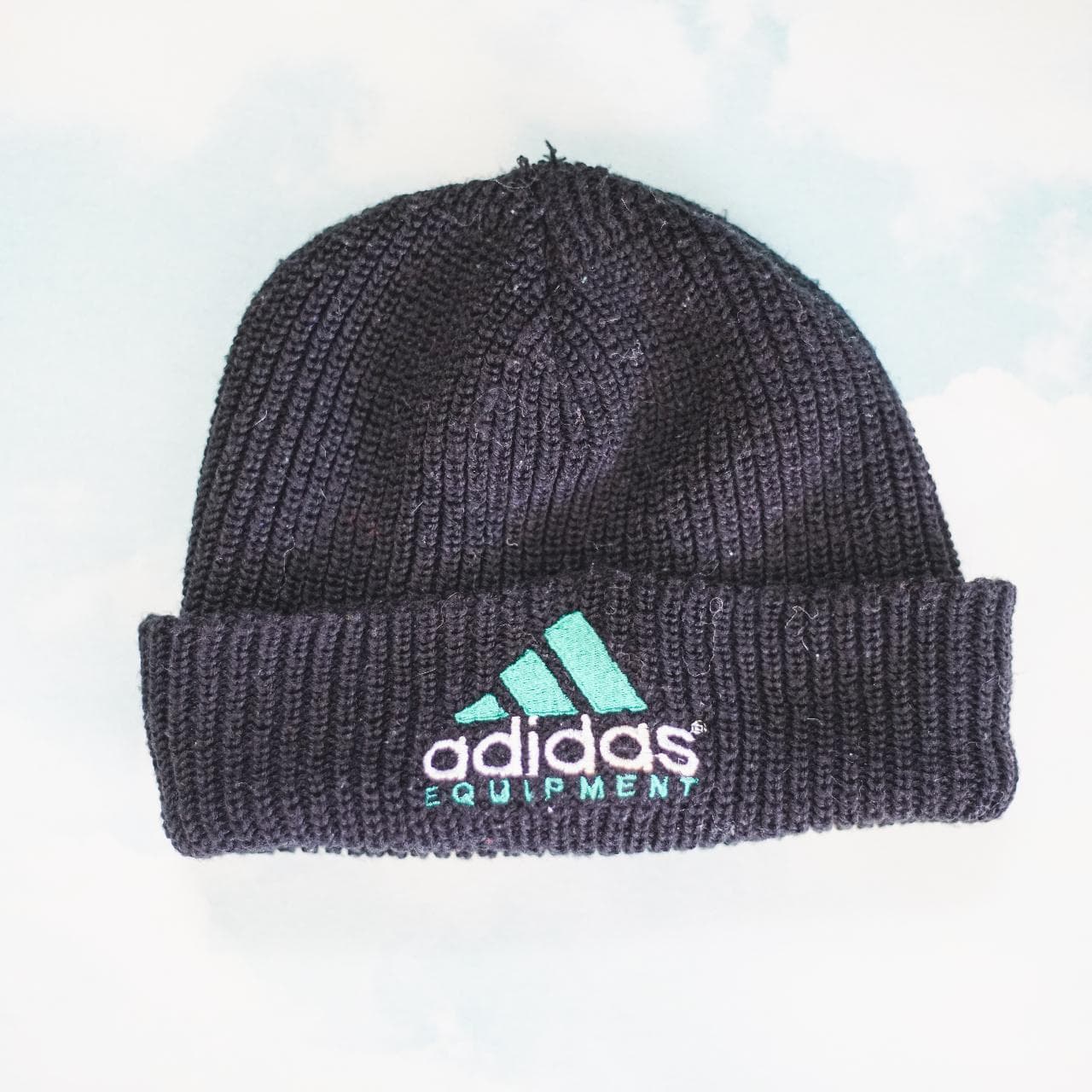 Vintage #Adidas jumbo rib beanie with embroidered three stripes logo and text. Beanie is black, green, and white. Decent condition, super soft to the touch. Shows signs of vintage aging 🧃