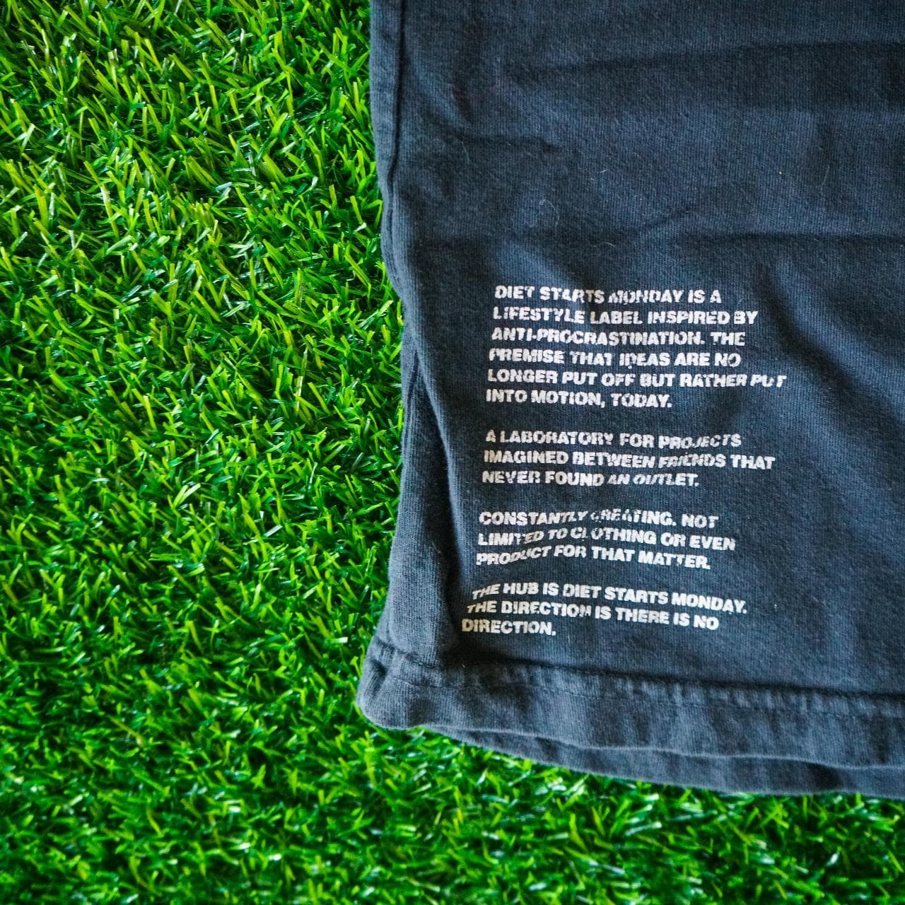 Diet Starts Monday by #JohnGeiger tee in size XL. Features graphics on front and stitched logo tag. #DietStartsMonday 🍔 - Thumbnail 3