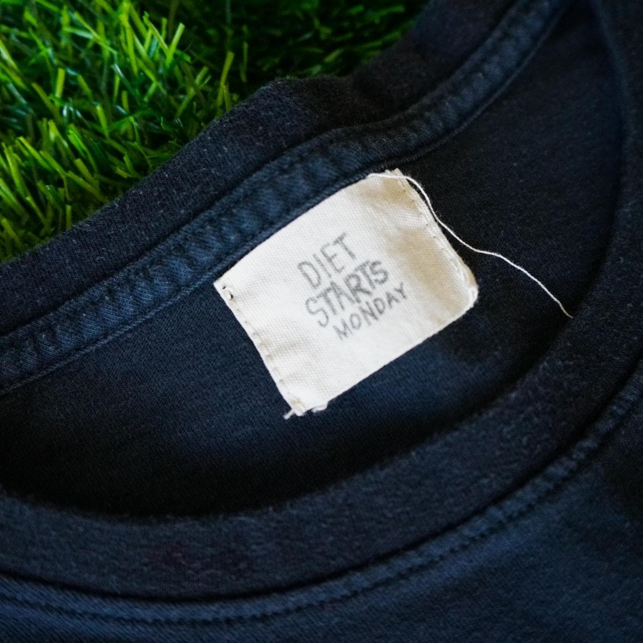 Diet Starts Monday by #JohnGeiger tee in size XL. Features graphics on front and stitched logo tag. #DietStartsMonday 🍔 - Thumbnail 4