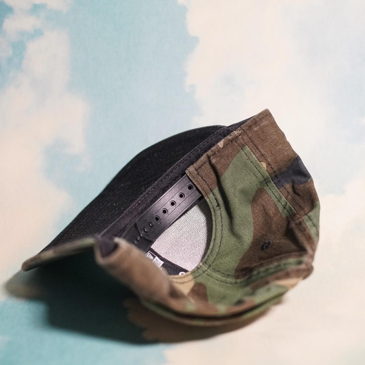 Vintage #NBA Washington #Wizards cap by #NewEra in camouflage. Features embroidered logo and adjustable snap-back closure. Please note this is a YOUTH-sized hat 🧢 - Thumbnail 3