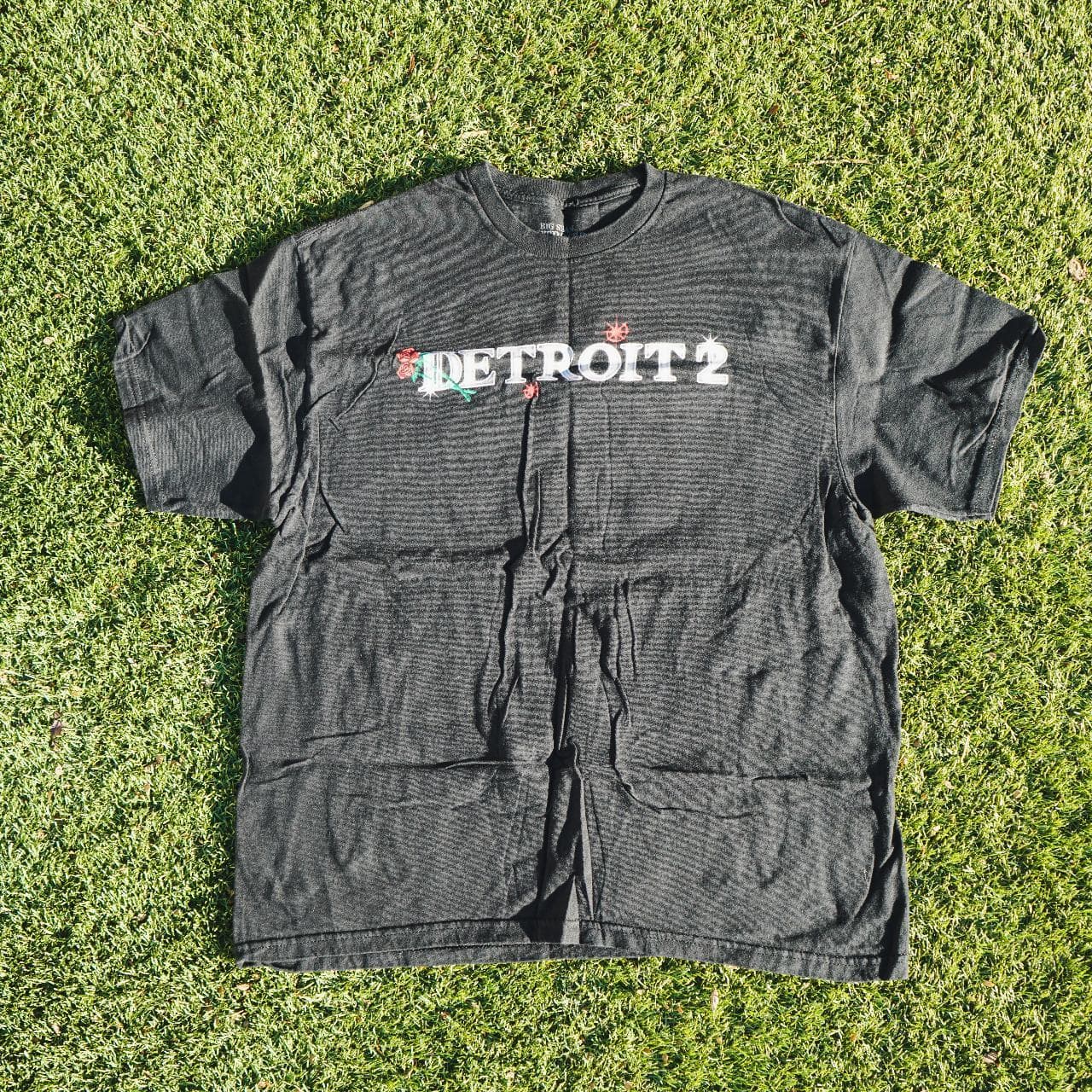 Big Sean "Detroit 2" album tee with airbrushed style graphics on the front and back. Size Adult Large 🌹 - Thumbnail 2