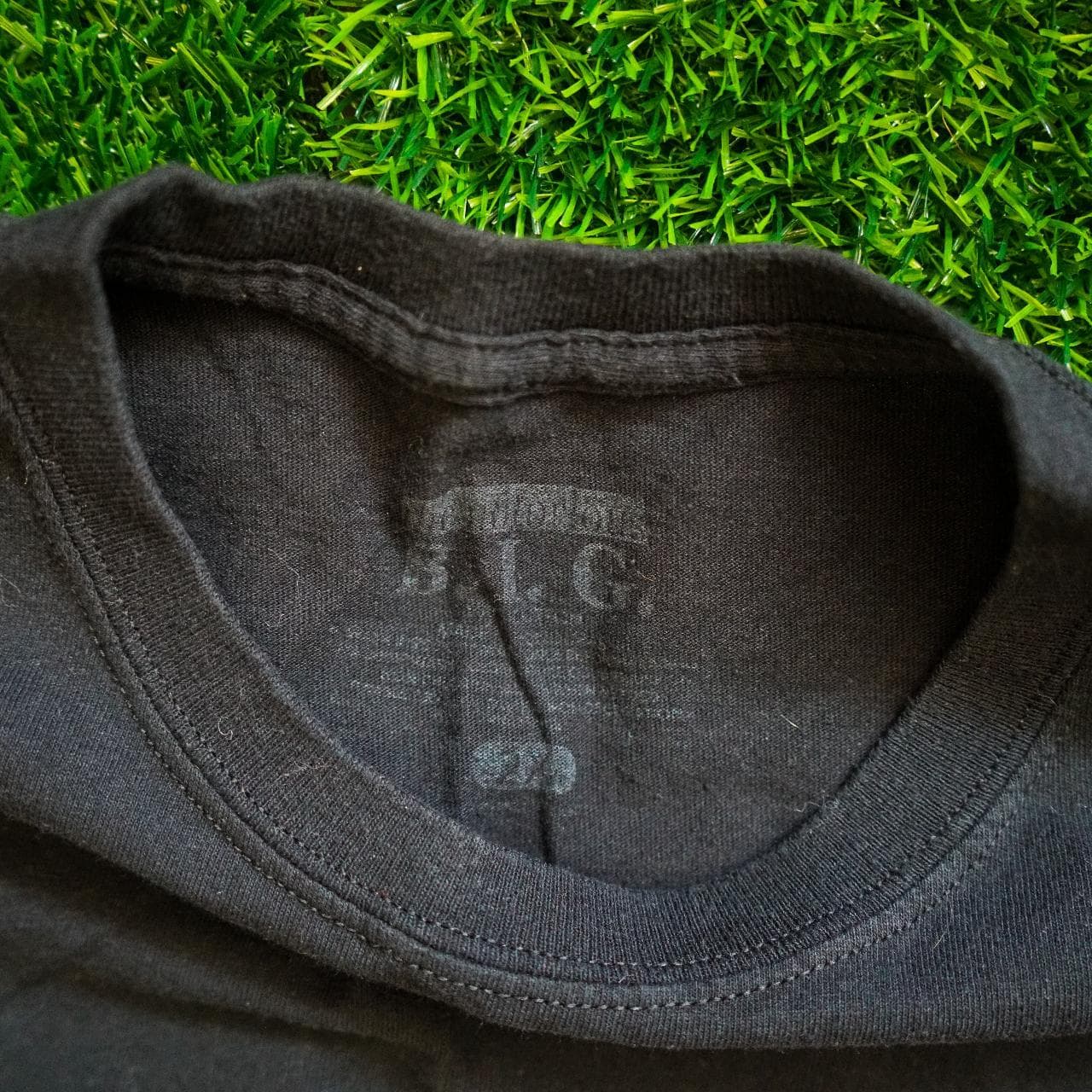 The Notorious BIG rap tee in size 2XL. Features color graphic on the front, blank back 🎙️ - Thumbnail 4