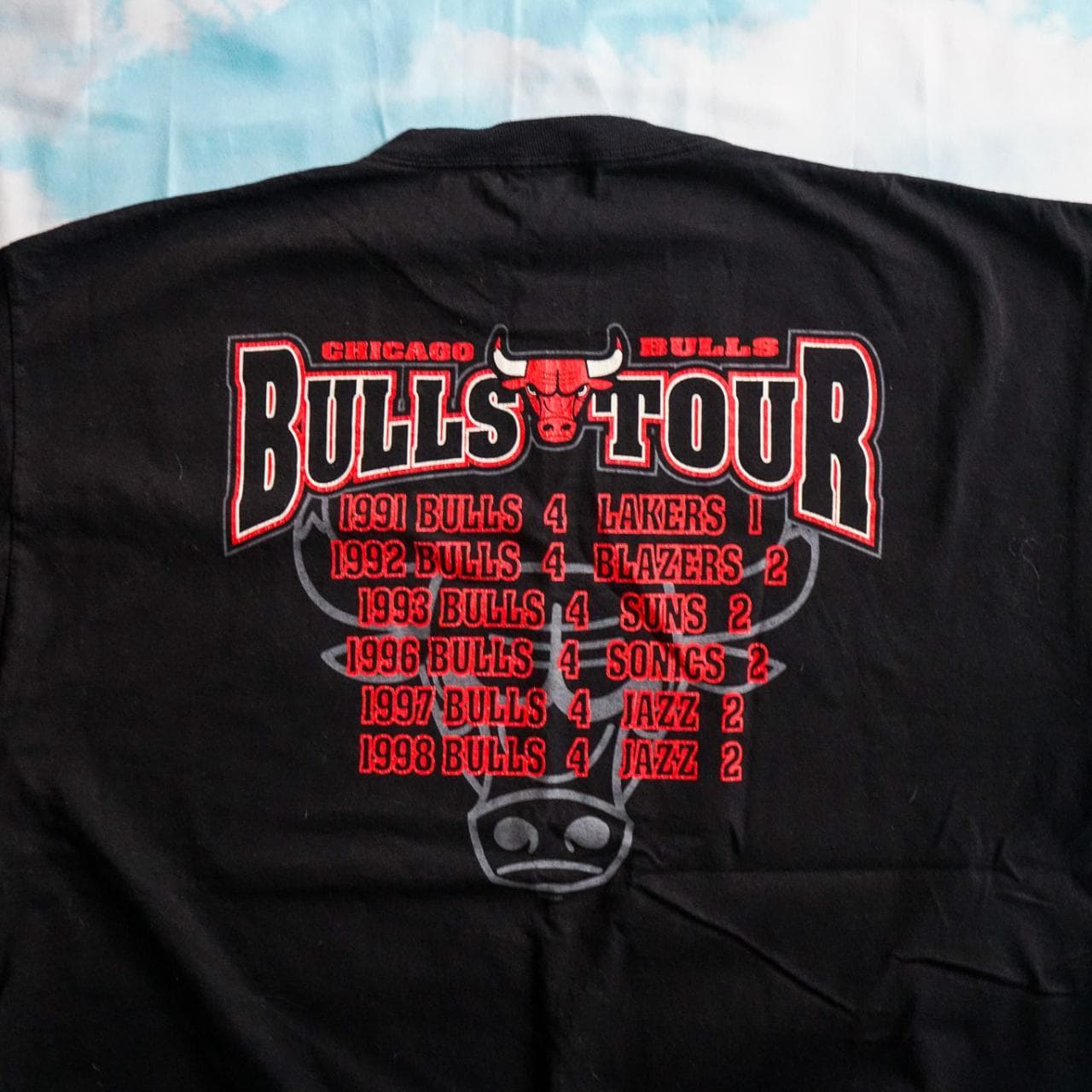 Vintage 1998 #Chicago #Bulls championship tee by #Starter. Features full-color graphics on front and back. Size adult XXL. #Jordan - Thumbnail 4