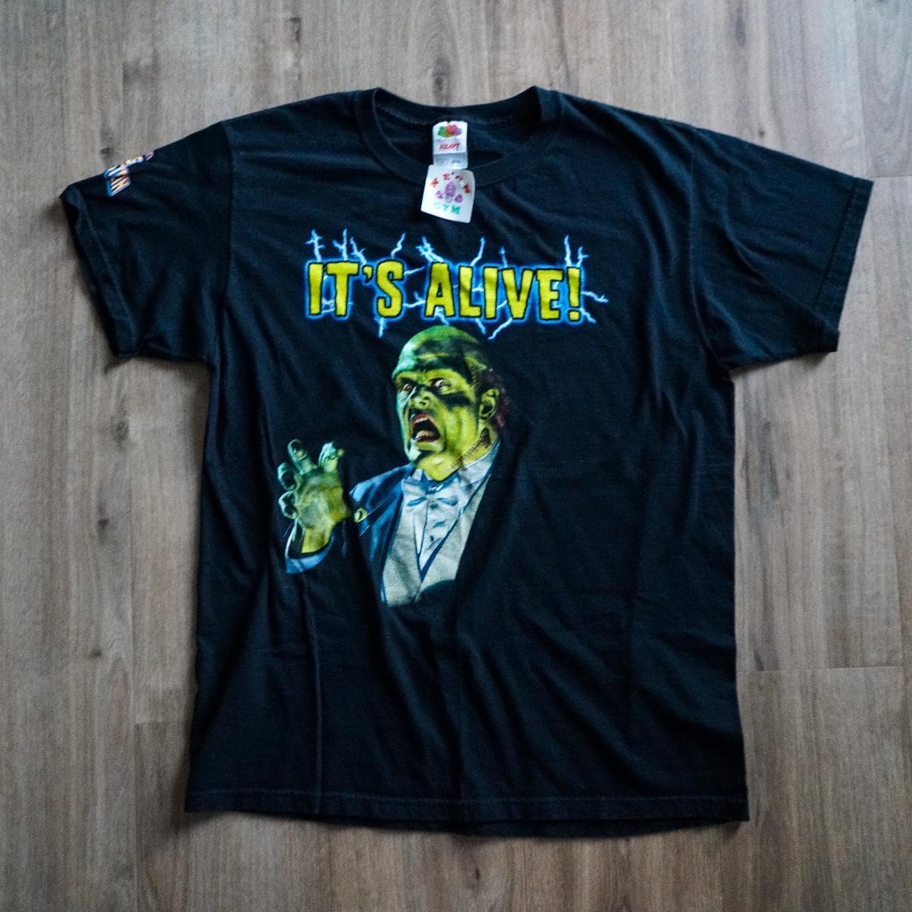#Horrorcore Frankenstein tee in Black 🦴 Full-color graphic on front and sleeve. Size adult large.