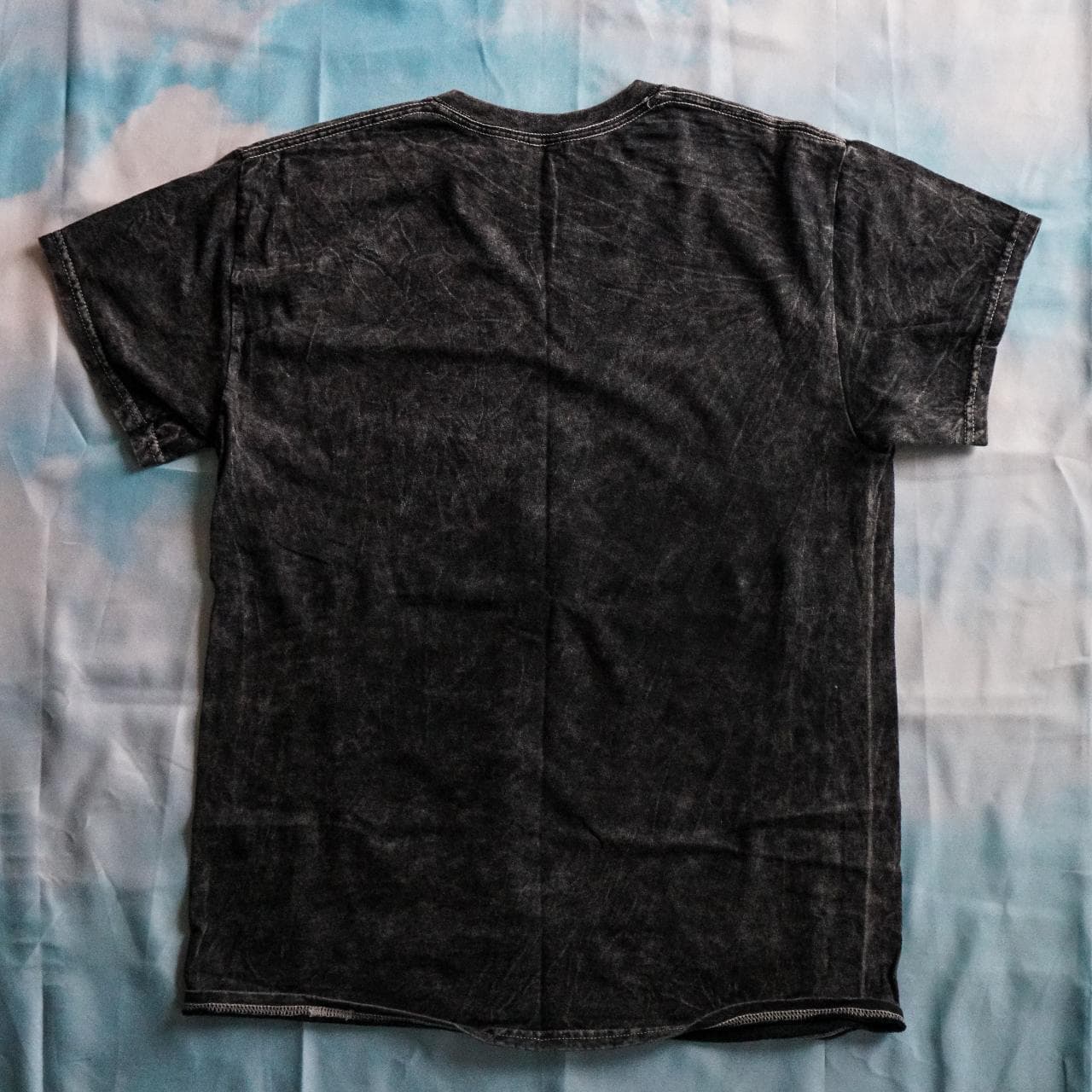 Whitney Houston graphic tee in vintage stone-washed black. Features full-color graphic on the front. Size adult small 🎤 #RNB #bandtee #concertee - Thumbnail 3