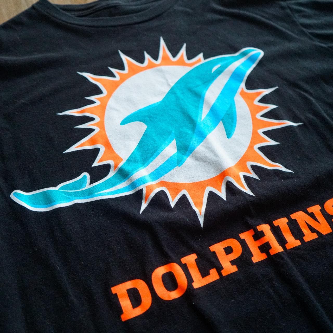 NFL Miami #Dolphins tee with full-color logo on the front 🐬 Size adult medium. - Thumbnail 2