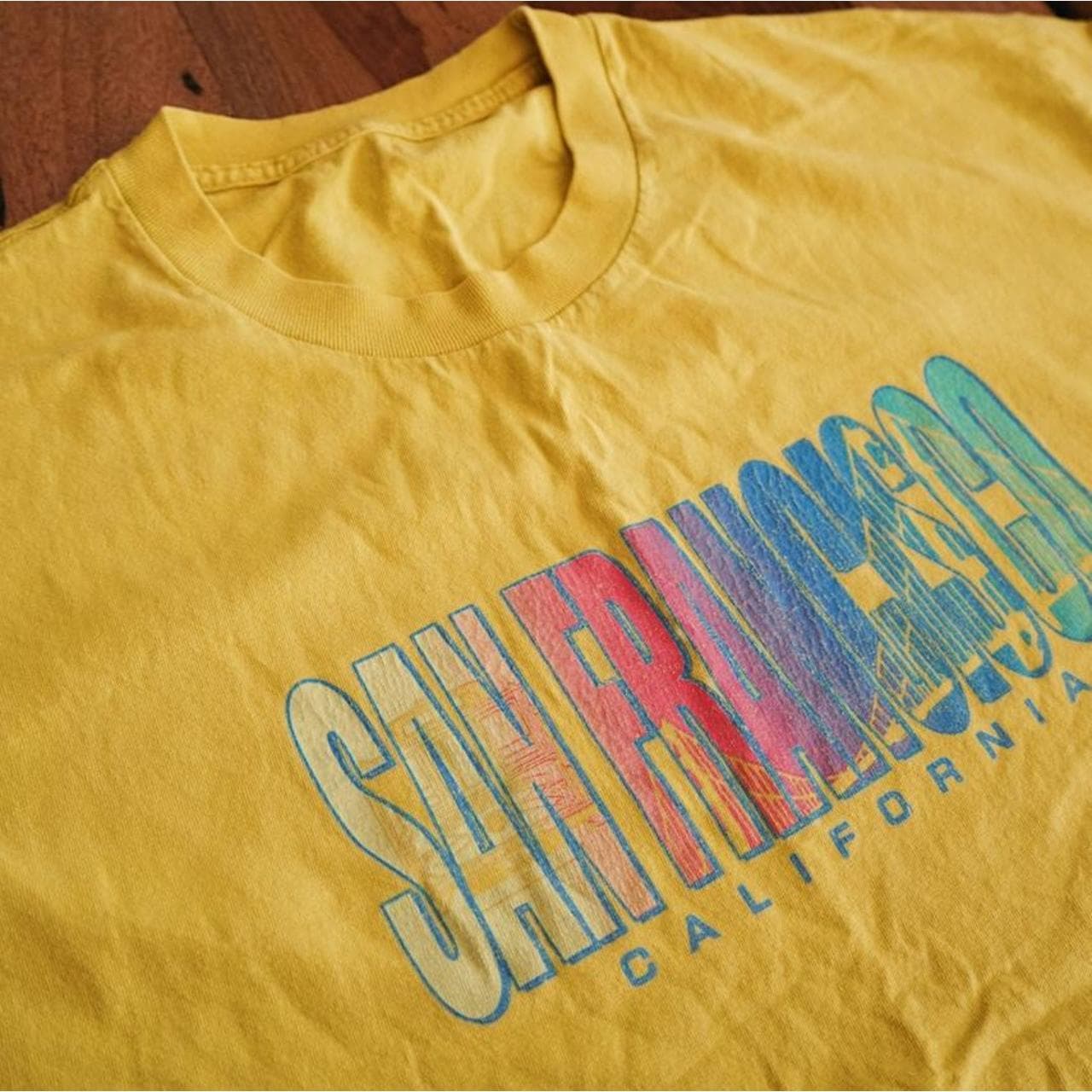 San Francisco #vintage tee in bright yellow 🌁 Graphic on front with natural distressing. Size XL. - Thumbnail 2